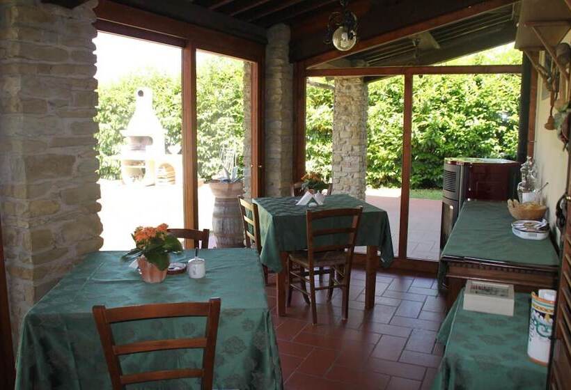 تختخواب و صبحانه Ortali Country House