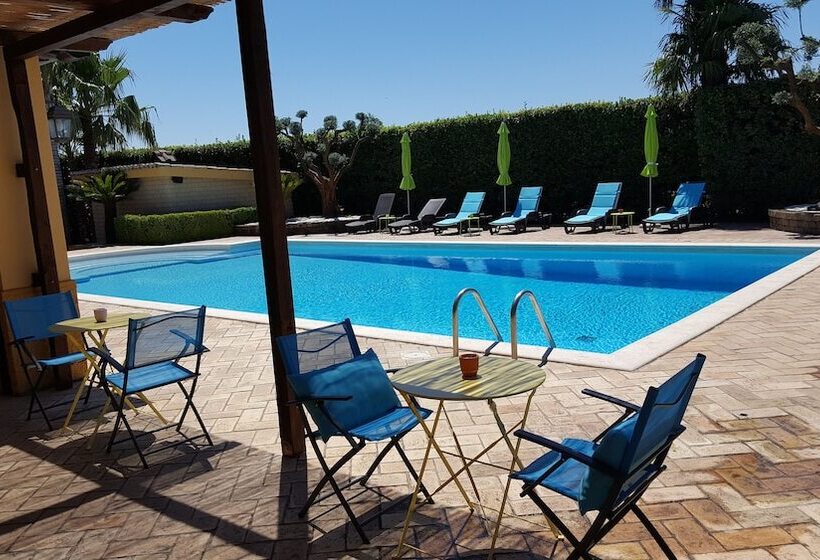 تختخواب و صبحانه Aquilamaior