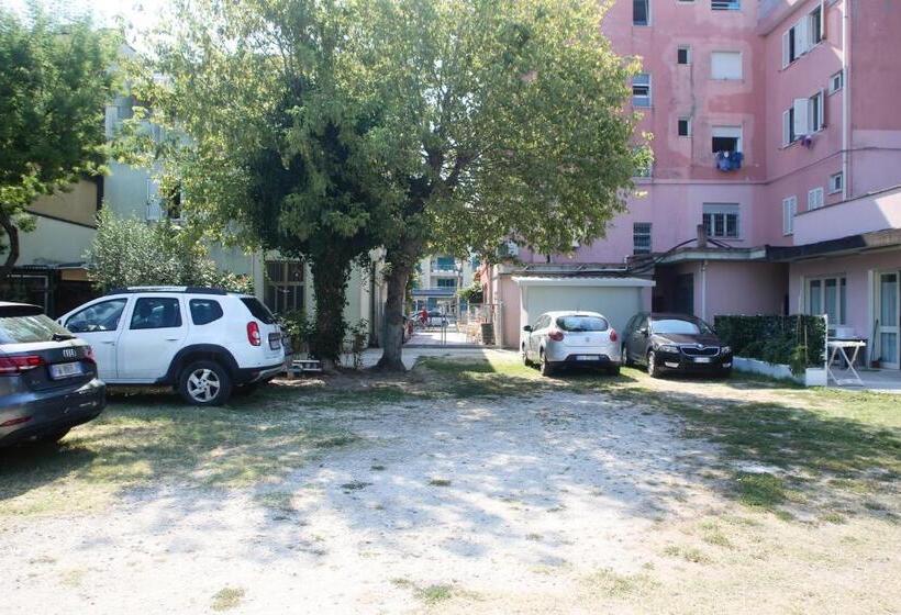 ホテル Serafini Misano Adriatico