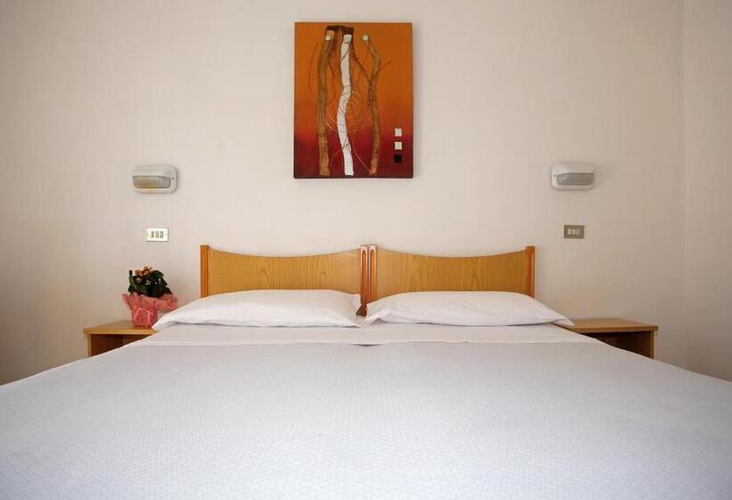 ホテル Serafini Misano Adriatico