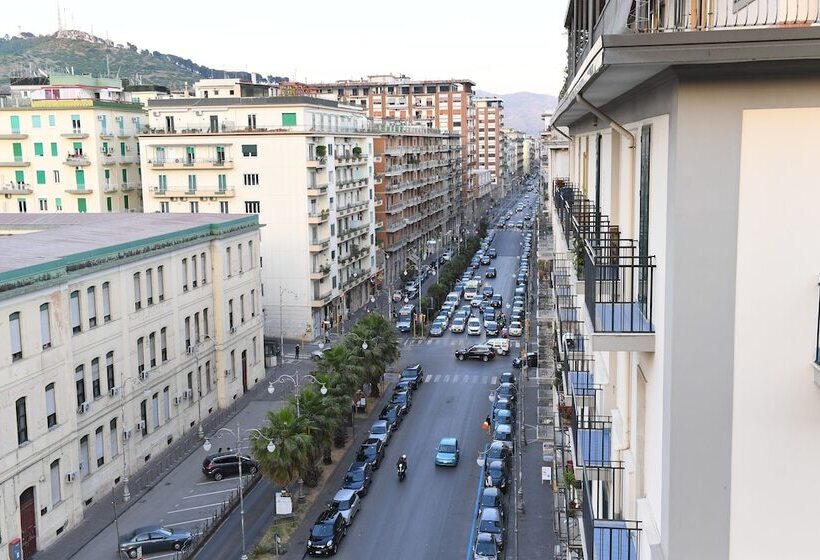 تختخواب و صبحانه Attico 195