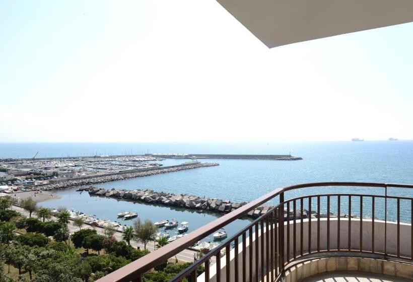 تختخواب و صبحانه Attico 195