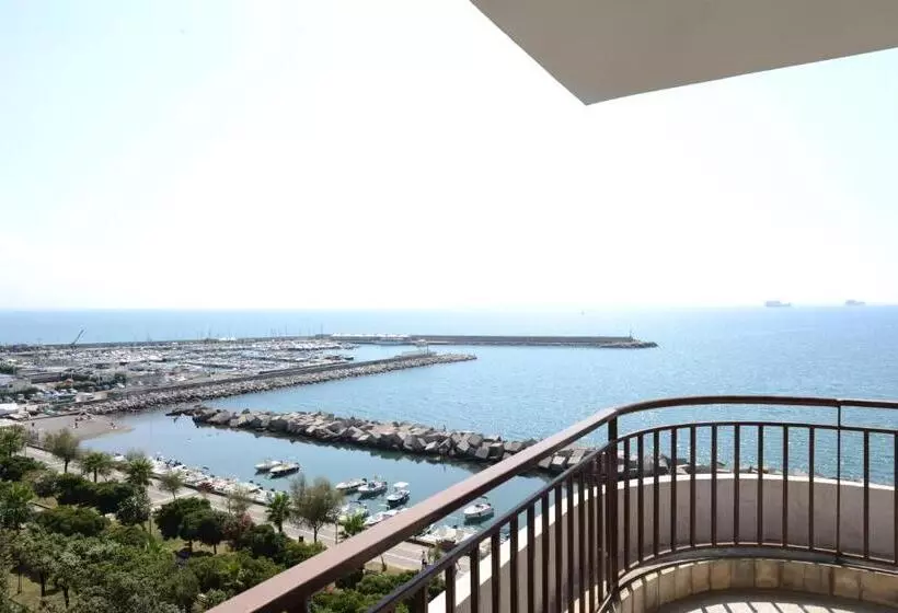 تختخواب و صبحانه Attico 195