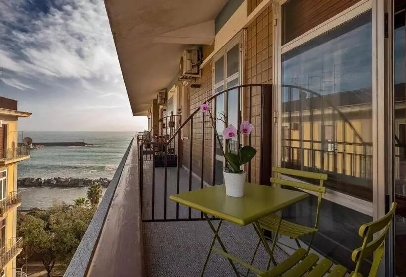 تختخواب و صبحانه Attico 195