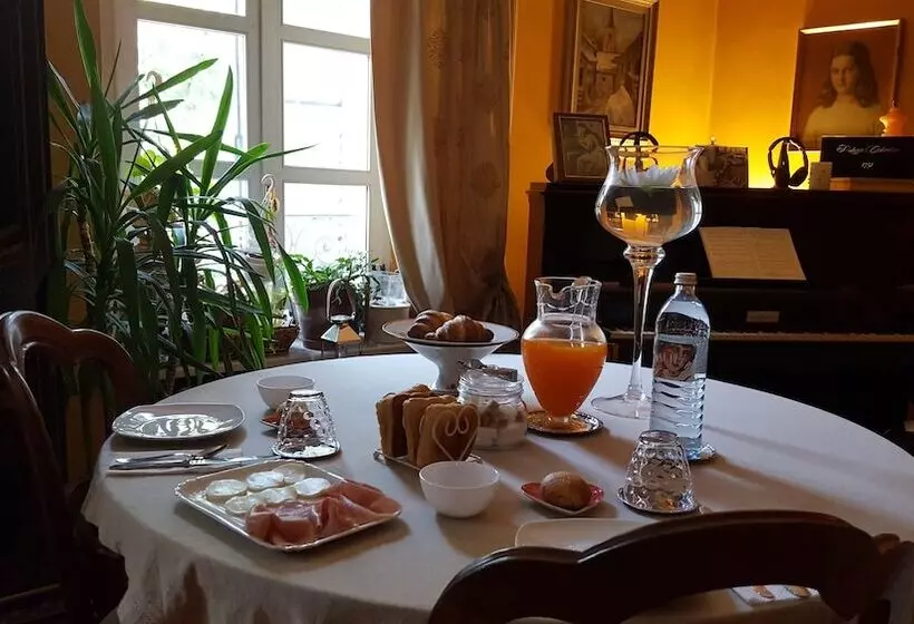 Aamiaismajoitus (B&B) Palazzo Colombino Suite&residence