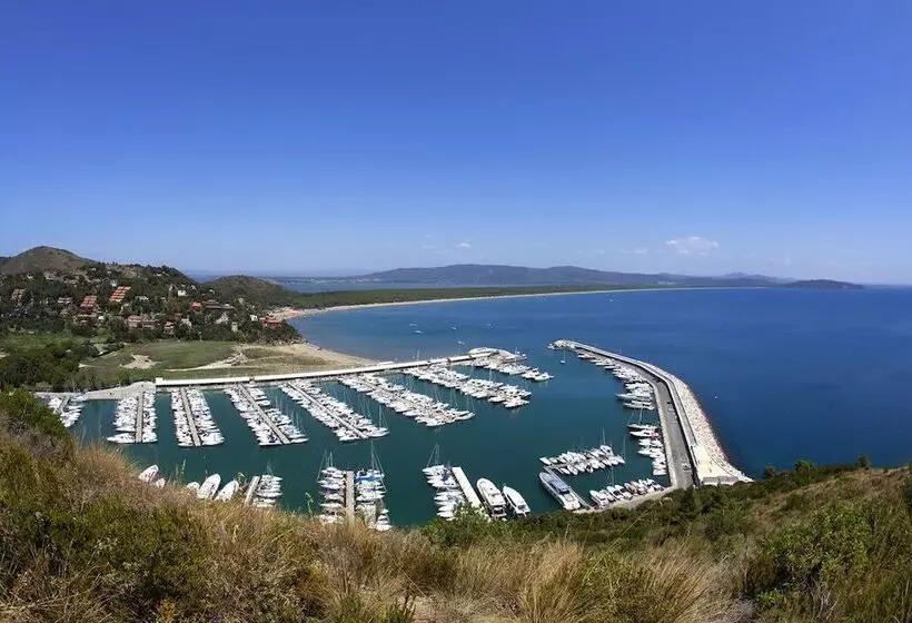 Hotelli Yacht Suite Cala Galera