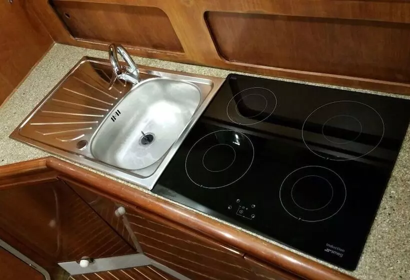 Hotelli Yacht Suite Cala Galera
