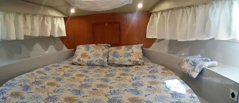 Hotelli Yacht Suite Cala Galera
