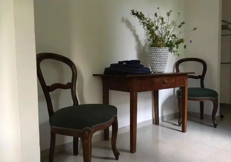 Aamiaismajoitus (B&B) La Casa Blu Di Monasteto