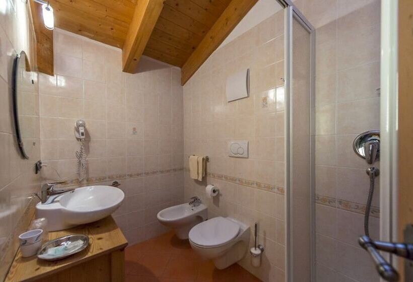 פונדק Rifugio Baita Cuz