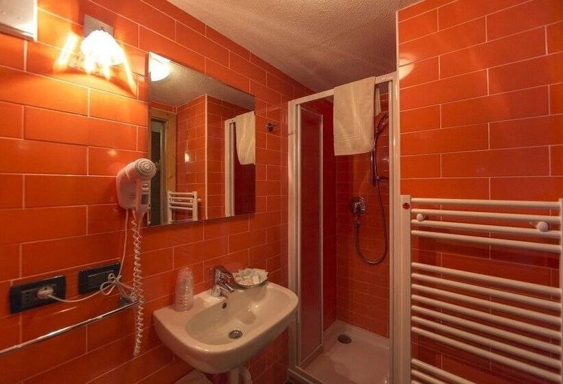 פונדק Rifugio Baita Cuz