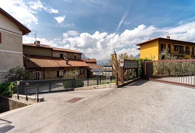 פנסיון Regolo House