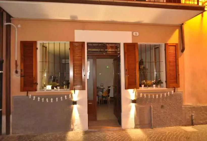 ベッドアンドブレックファースト Le Finestre Sul Borgo Rooms