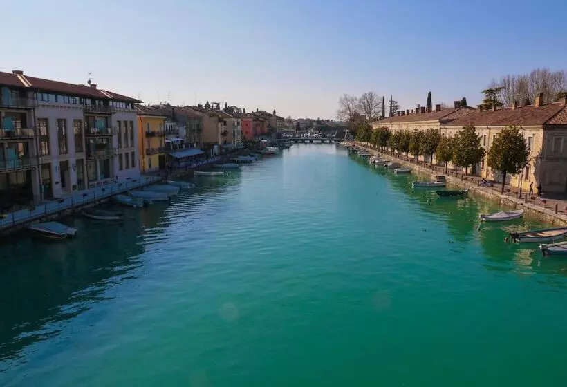 ベッドアンドブレックファースト Le Finestre Sul Borgo Rooms