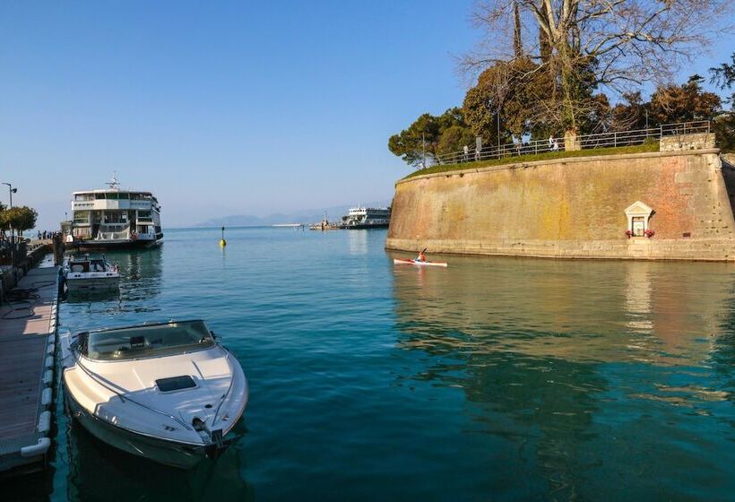 צימר Le Finestre Sul Borgo Rooms