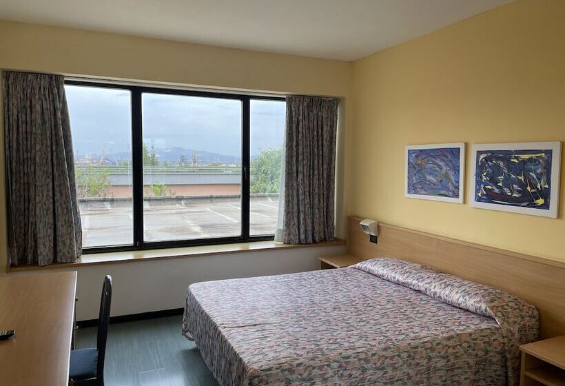 ホテル Bb Porto Piombino