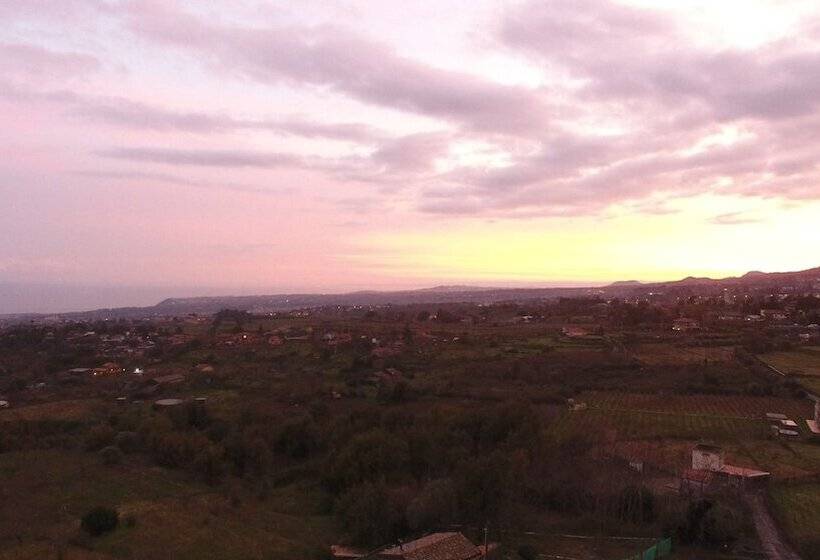 مسافرخانه Antico Borgo Petralia