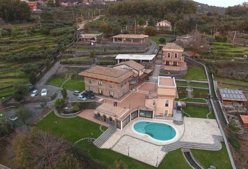 مسافرخانه Antico Borgo Petralia