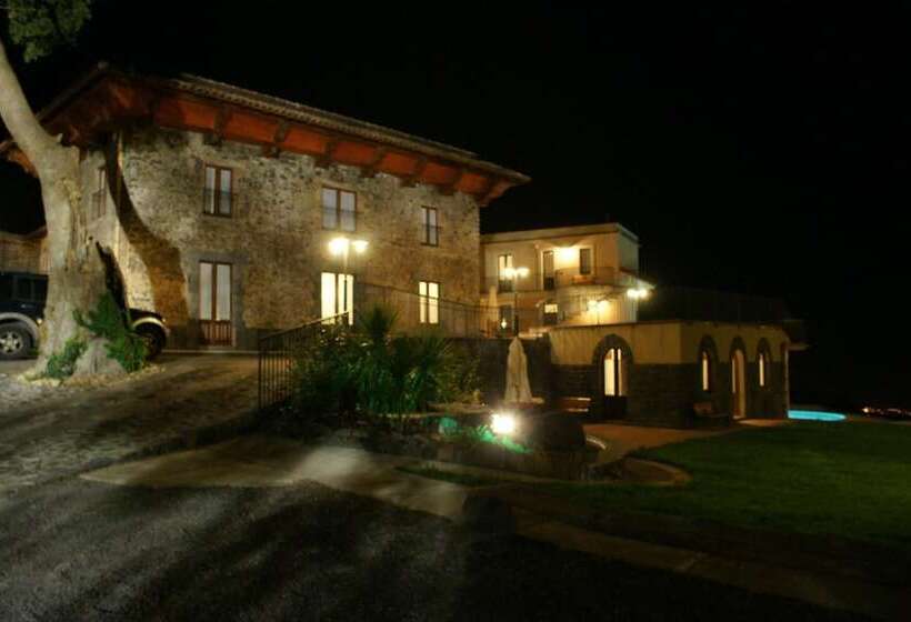 مسافرخانه Antico Borgo Petralia