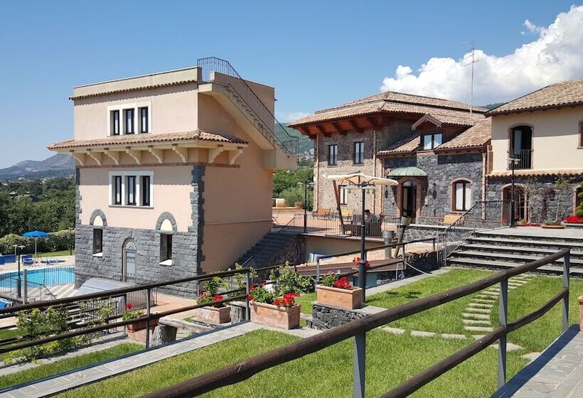 مسافرخانه Antico Borgo Petralia