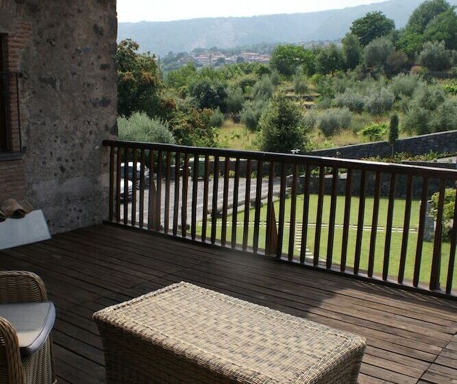 مسافرخانه Antico Borgo Petralia