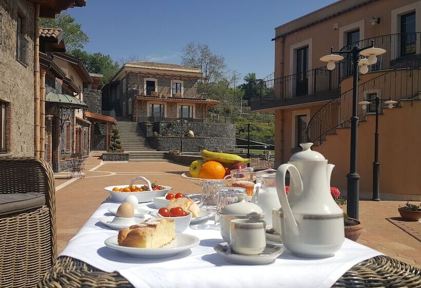 مسافرخانه Antico Borgo Petralia