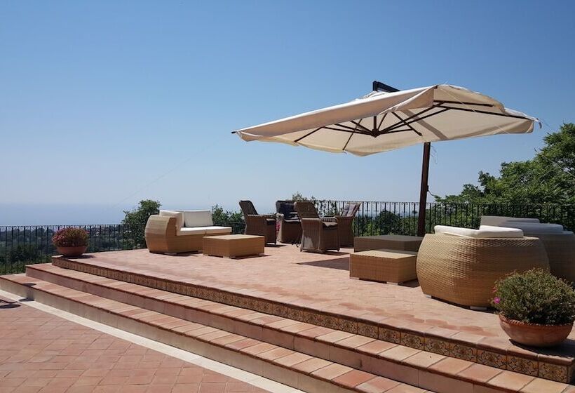 مسافرخانه Antico Borgo Petralia