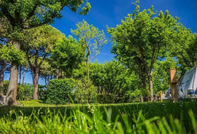 Hotelli Camping Village Garden Paradiso