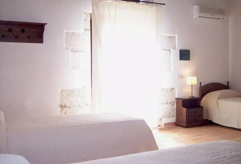 田舎風ホテル Case Di Cutalia   Villa Cutalia
