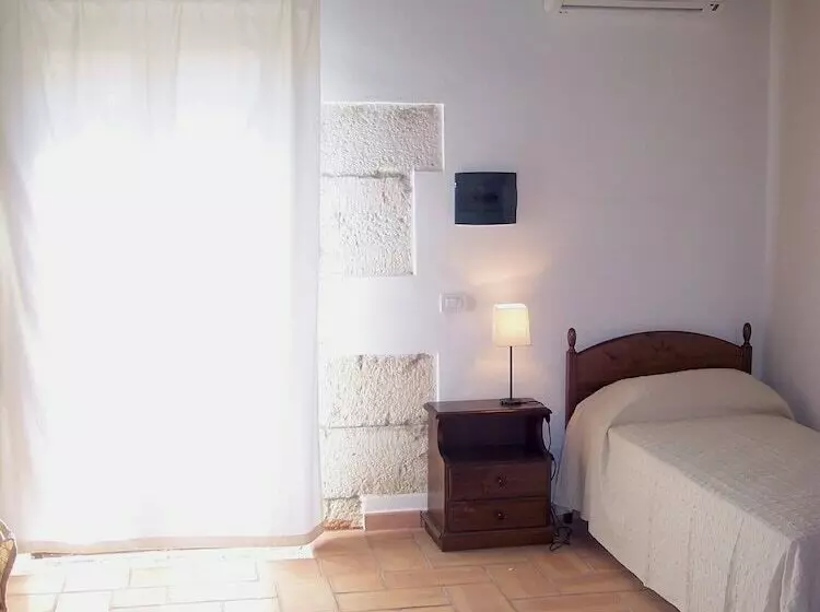 田舎風ホテル Case Di Cutalia   Villa Cutalia