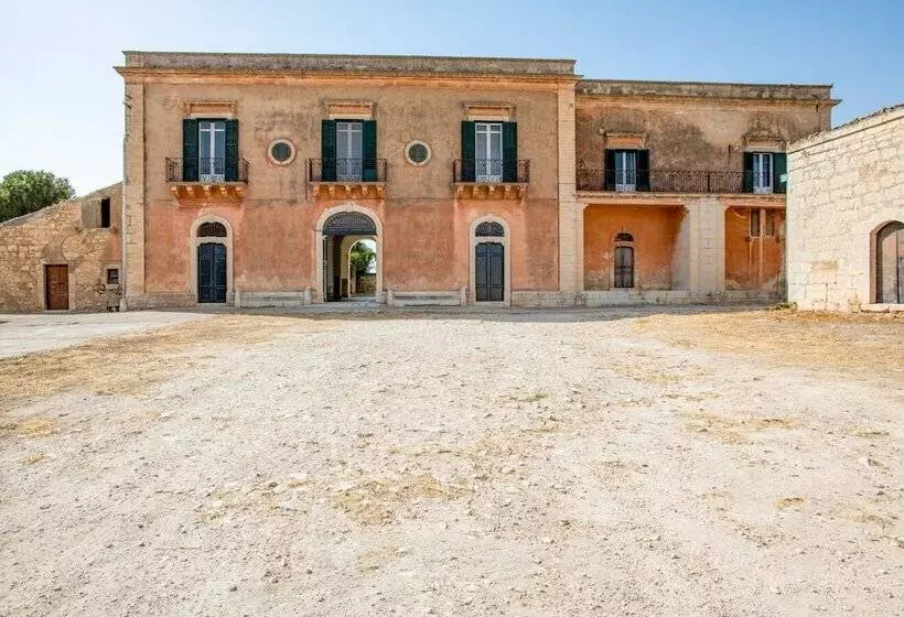 田舎風ホテル Case Di Cutalia   Villa Cutalia