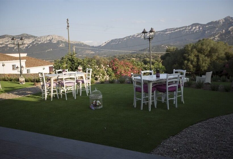 בית מלון כפרי Country House S Ozzastru