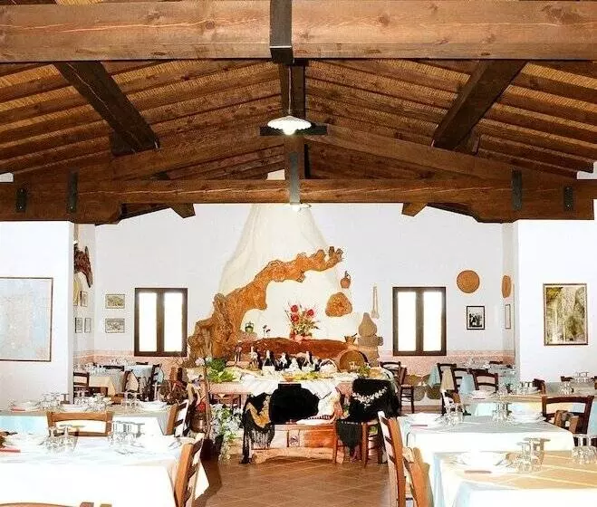 هتل روستایی Country House S Ozzastru
