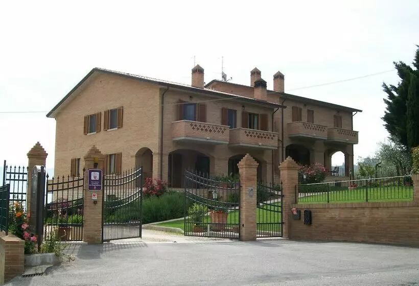 Aamiaismajoitus (B&B) La Collina Del Sagrantino