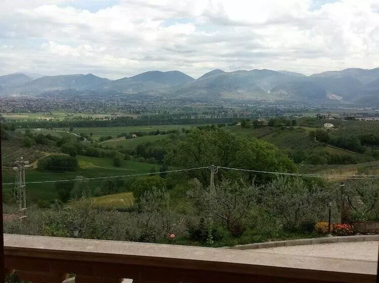 Aamiaismajoitus (B&B) La Collina Del Sagrantino