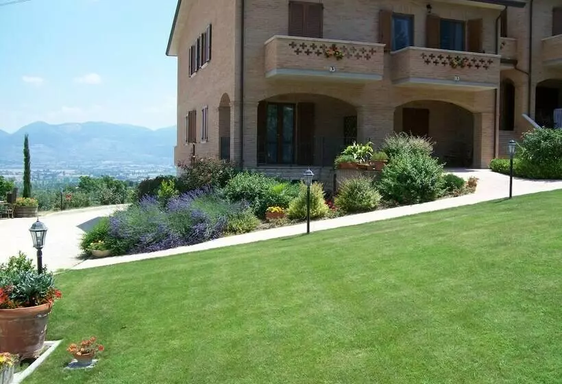 Aamiaismajoitus (B&B) La Collina Del Sagrantino