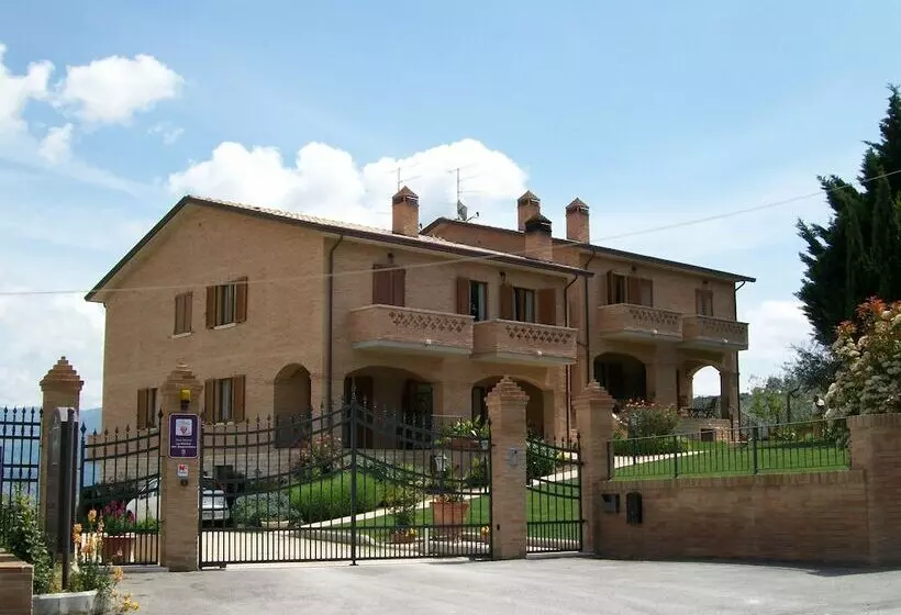 Aamiaismajoitus (B&B) La Collina Del Sagrantino