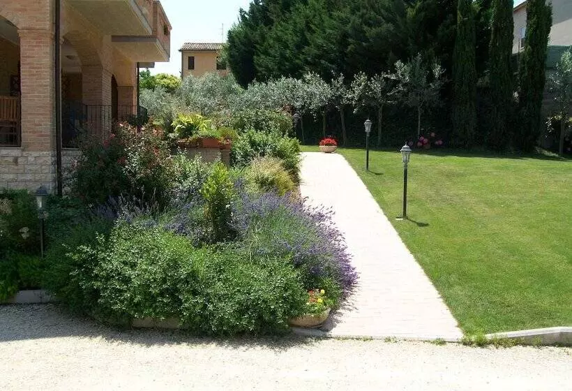 Aamiaismajoitus (B&B) La Collina Del Sagrantino