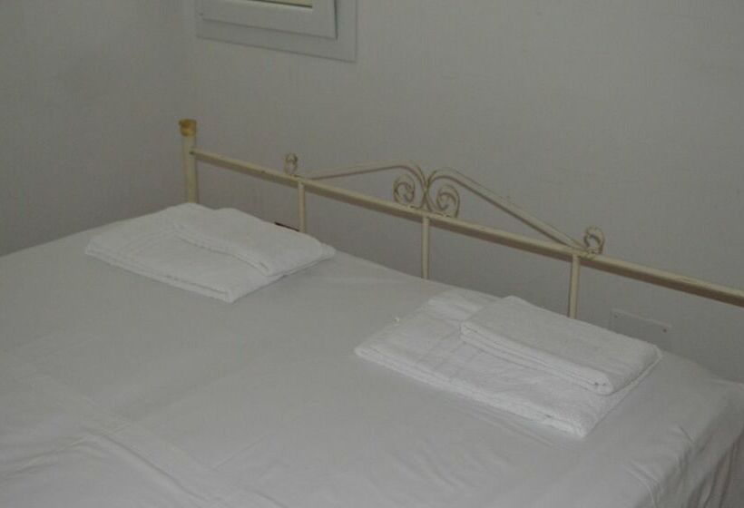 مسافرخانه Ristorante Pizzeria Le Voilier