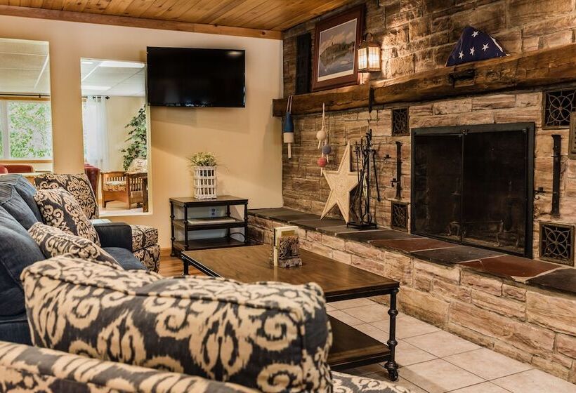 בית מלון כפרי Capt.'s Inn & Suites