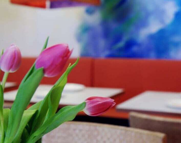 1st Creatif Hotel Elephant