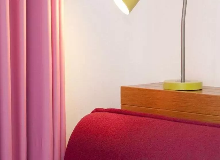 1st Creatif Hotel Elephant