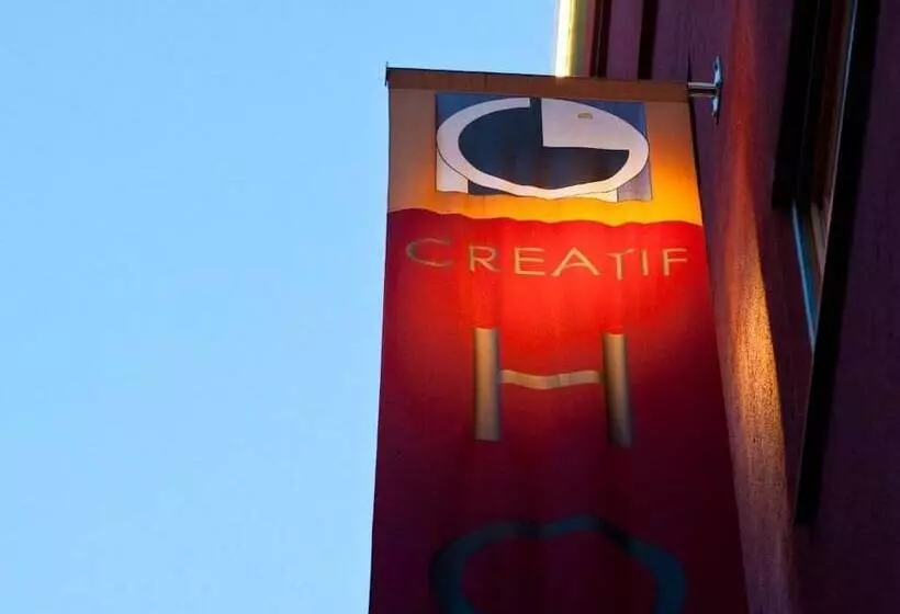 1st Creatif Hotel Elephant