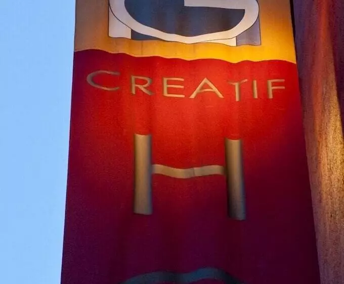 1st Creatif Hotel Elephant