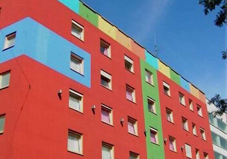 1st Creatif Hotel Elephant