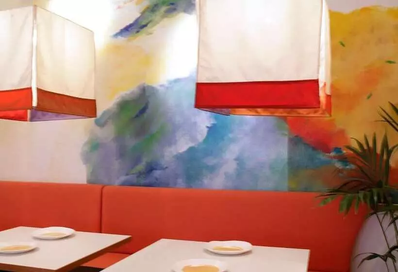 1st Creatif Hotel Elephant