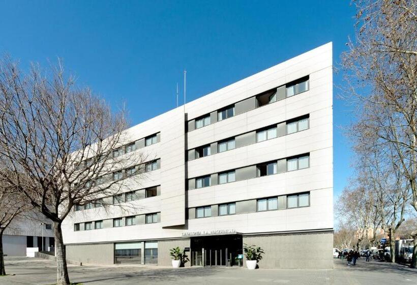 Отель Catalonia La Maquinista