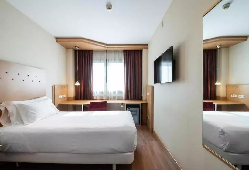 هتل Catalonia La Maquinista