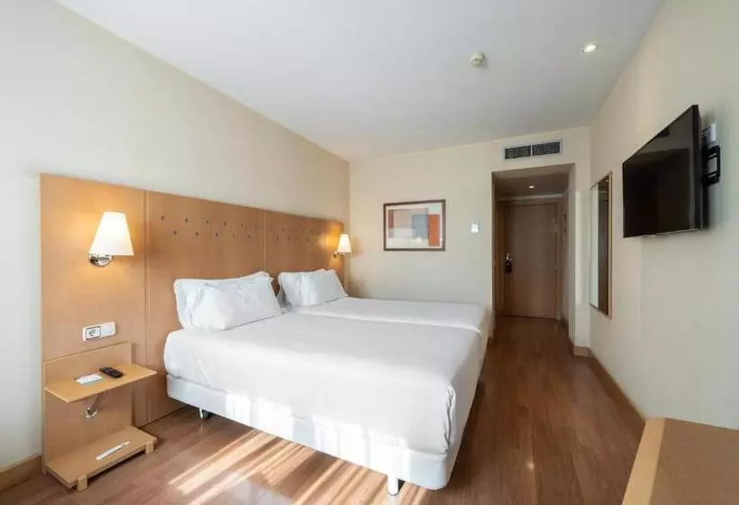 هتل Catalonia La Maquinista