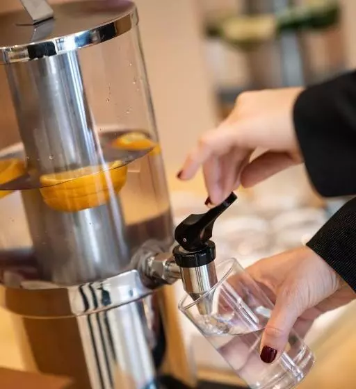 هتل Catalonia La Maquinista